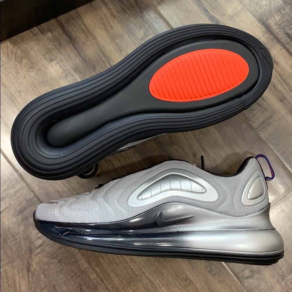 NIKE AIR MAX 720 WMNS - Picture 3 of 16
